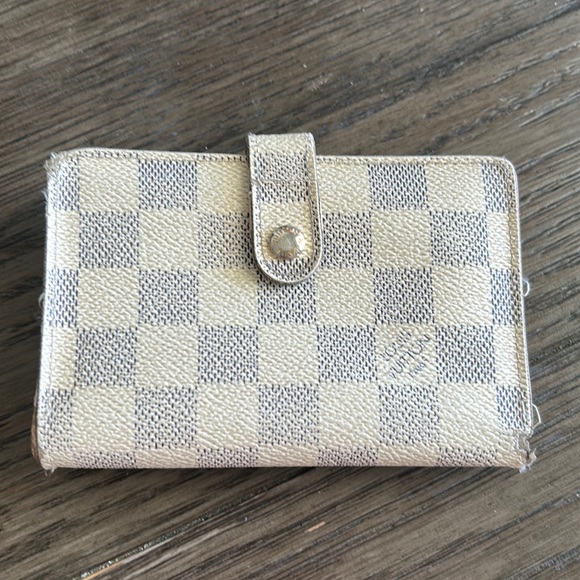 LV Damier Azur Kisslock Wallet - Picture 1 of 16